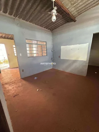 Imagem Casa à venda, com 8 quartos, 240m2