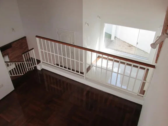 Imagem Casa no Res. Alpha 6 - 310m²