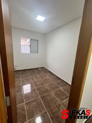 Imagem Impecável casa para locação em São Paulo-SP, bairro Jardim Vila Formosa: 2 quartos, 1 sala, 1 banheiro, 4 vagas, 100m²!