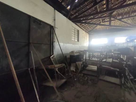 Imagem Barracão comercial com 1489m² com localização em umas das principais avenidas com proximidades a...