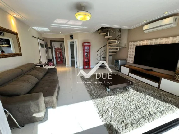 Imagem Excelente cobertura totalmente reformada à venda no bairro do Embaré - Santos, 350 m² de área útil.