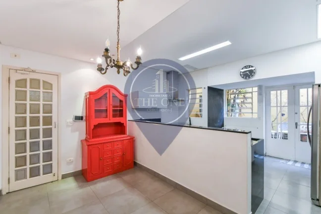 Imagem Casa de luxo na Vila Mariana: 4 quartos, 4 suítes, 2 salas, 6 banheiros, 2 vagas de garagem, 257m² - São Paulo-SP
