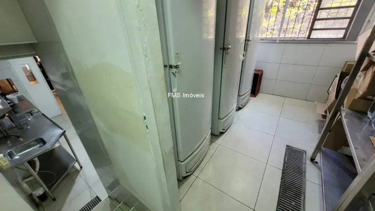 Imagem Loja Comercial de Alto Padrão em Indianópolis, São Paulo: Ideal para Cafés, Boutiques e Centros de Bem-Estar!