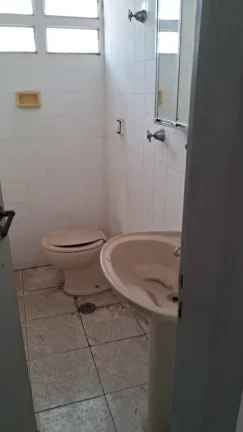 Imagem Ponto Comercial de 300m² na Vila Sônia - São Paulo-SP: 5 Banheiros, 4 Vagas de Garagem!