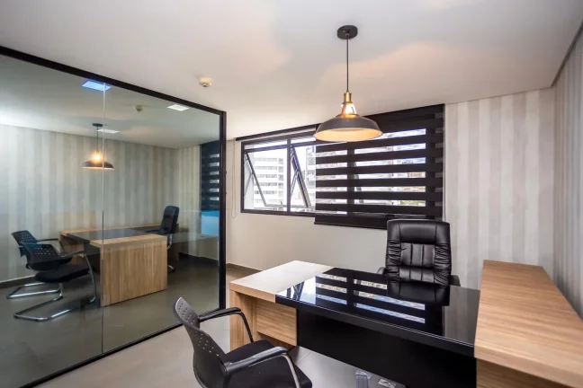 Conjunto comercial no Água Verde - EDIFÍCIO VEGA WORK ... LIFE