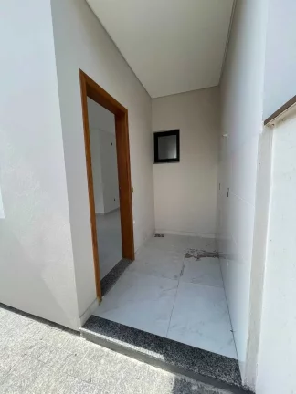 Imagem Sobrado com 2 suítes e 2 vagas de garagem – Loteamento Bela Vista | Palhoça/SC