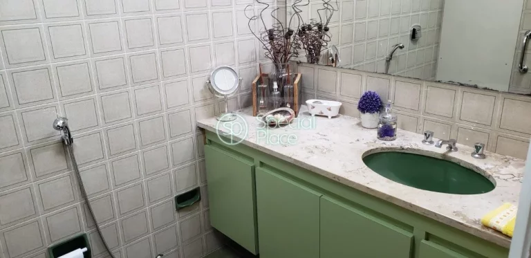 Imagem 127 metros 3 dormitórios 1 suíte dormitório de empregada e banheiro Piscina Quadra Salão de fest...