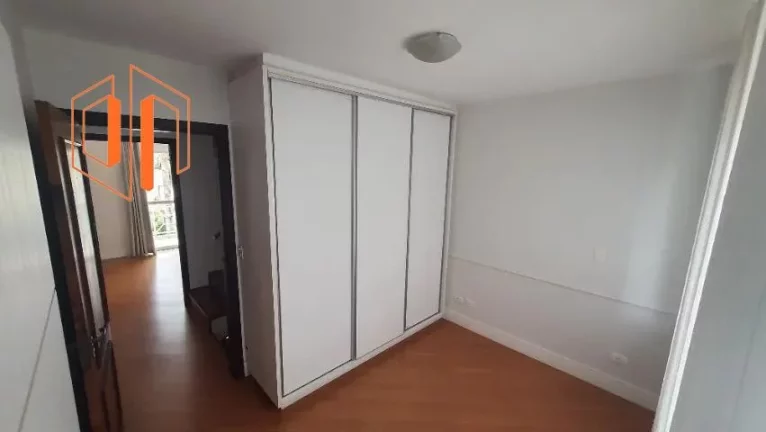 Imagem Sobrado para Venda em Curitiba, Santa Felicidade, 3 dormitórios, 1 suíte, 3 banheiros, 2 vagas