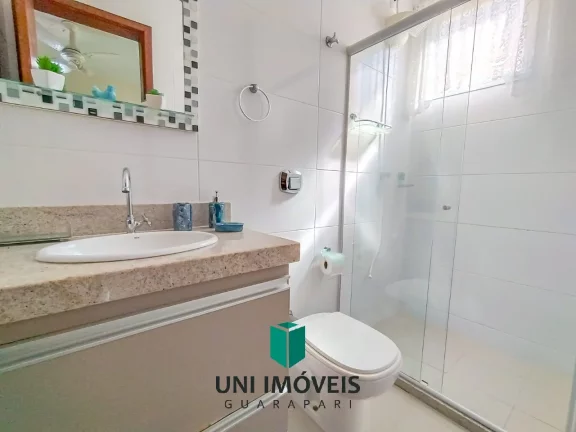 Imagem Mobiliado e Bem Localizado: 2 Quartos com Suíte e Garagem na Avenida Oceânica, Praia do Morro!