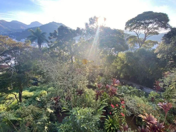 Imagem Casa para Venda em Teresópolis / RJ no bairro Várzea