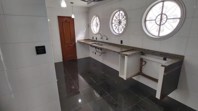 Imagem Sobrado COMERCIAL em SANTOS - SP, PONTA DA PRAIA