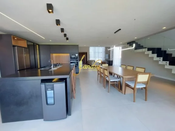 Imagem Sobrado beira de lago com 05 suítes piscina mobiliado e decorado