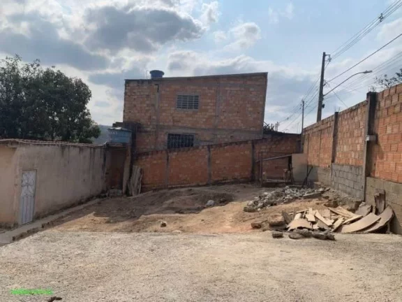 Imagem *CASA EM LOTE 360 M²
*CONSTITUÍDA POR 1 QUARTO, SALA, COZINHA, BANHEIRO, ÁREA DE SERVIÇO, VARAND...