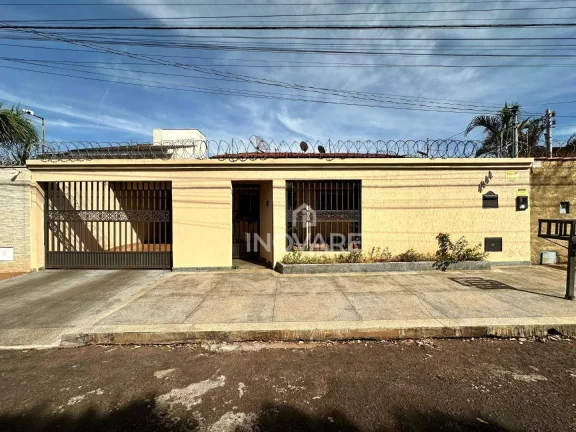 Imagem Casa com 3 dormitórios à venda, 260 m² por R$ 670.000,00 - Setor Social - Itumbiara/GO