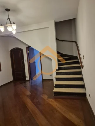 Imagem Imperdível: Casa à venda na Vila Mariana, São Paulo-SP. 3 quartos, 1 suíte, 2 salas, 3 banheiros, 2 vagas, 210m².