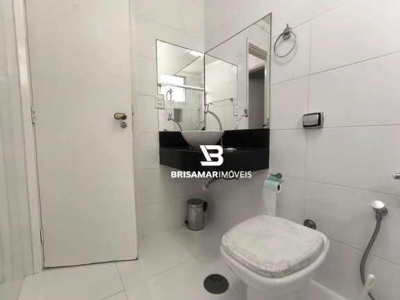 Imagem PITANGUEIRAS- UMA QUADRA DO MAR , LOCALIZAÇÃO ESPETACULAR , GARAGEM NO PRÉDIO.