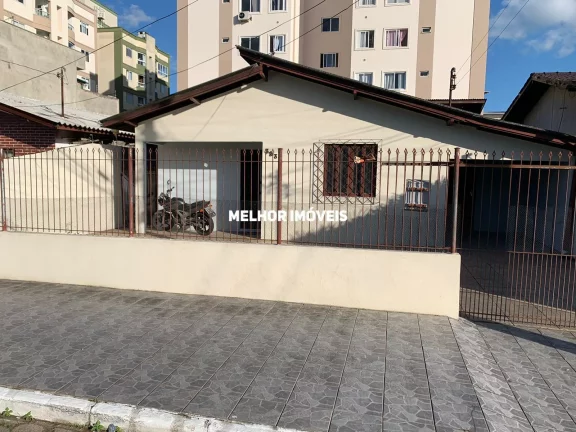 Imagem Casa a venda com 03 dormitórios localizado no Bairro São Vicente em Itajaí
