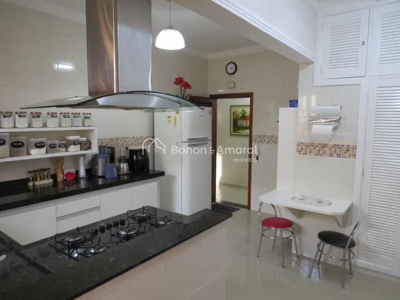 Imagem Lindo Sobrado à Venda no Jardim Chapadão, Campinas/SP 

Essa belíssima casa combina sofisticaçã...
