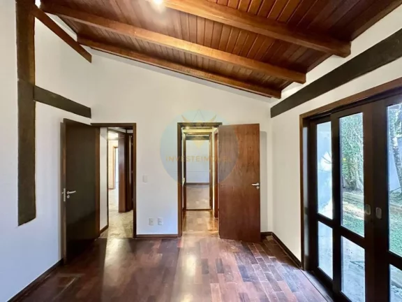 Imagem Casa em Condomínio a Venda no bairro Granja Viana - Carapicuíba, SP