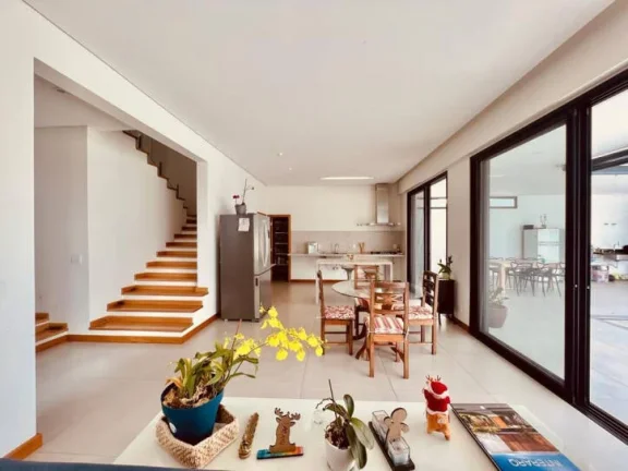 Imagem Casa Sobrado, 4 Dormitórios ( 4 suítes), 4 vagas, Alphaville, Urbanova - Sjc.