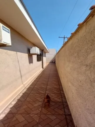 Imagem Casa bairro Dutra, R$ 310 mil, 3 quartos, edícula no fundo, 3 vagas - Ribeirão Preto