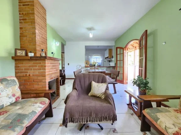 Imagem Casa em Condomínio para Venda em Teresópolis / RJ no bairro Vale Alpino