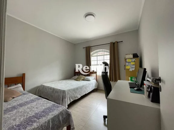 Imagem Casa com 3 dormitórios (2 suítes), por R$ 850.000 - Santana - Rio Claro/SP
