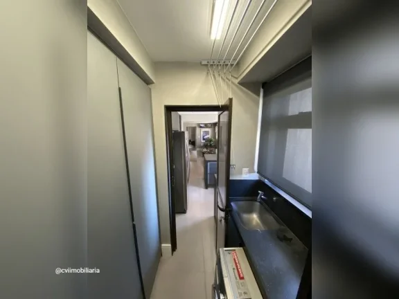 Imagem Apartamento com área total de 91,45m². A planta original era de 3 quartos, convertido em um aparta...