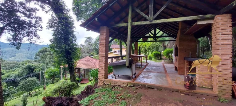 Imagem Encante-se com esta belíssima Chácara à venda em Campos do Jordão-SP