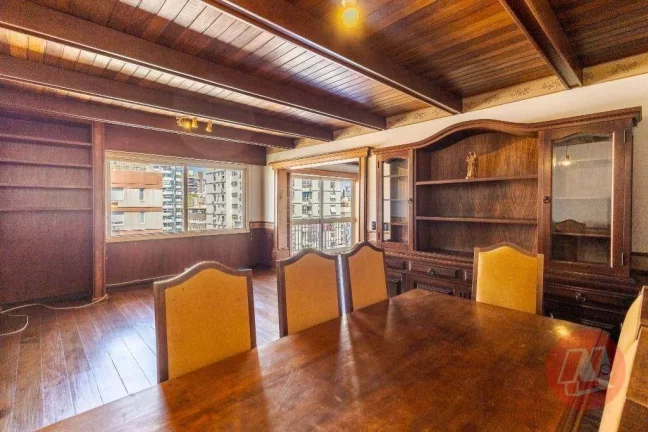 Imagem No Moinhos de Vento, 139m², 3 dormitórios, suíte, 2 vagas e infraestrutura.