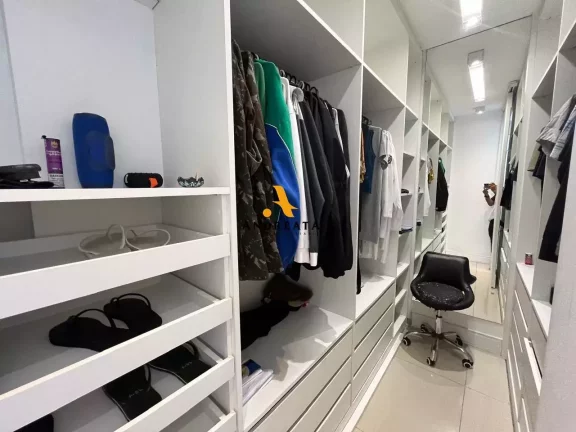 Imagem Barra da Tijuca - Rua Ataulfo Coutinho - Condomínio Mandala - Vendo apto duplex todo reformado R$1.980.000,00