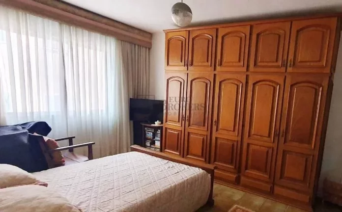 Imagem Apartamento Frente Mar para reformar com 3 dormitórios à venda na Barra Sul em B