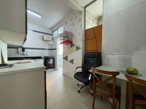 Imagem Casa Sobreposta para Venda em Santos, Encruzilhada, 2 dormitórios, 2 banheiros