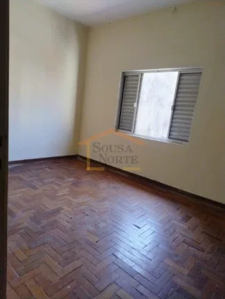 Imagem Casa antiga 2 dormitórios, 1 banheiro, 
1 vaga de garagem e cômodos amplos. Imóvel precisa de ref...
