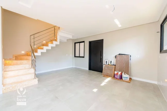 Imagem Sobrado 3 Suítes com QUINTAL, 228m², terraço com churrasqueira e 3 vagas de garagem à venda no Água Verde