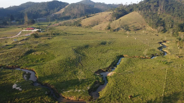 Imagem Terreno à venda em Imaruí-SC, bairro Rio D'una, com 250.000m² de área! Oportunidade única!