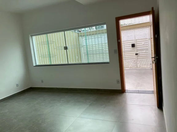 Imagem Sobrado com 3 Dormitórios Sendo 1 Suíte com 3 Dormitórios e 2 Vagas