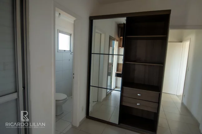 Imagem "Espaçosa cobertura duplex de 3 dormitórios e duas vagas de garagem: seu novo lar perto de tudo!"