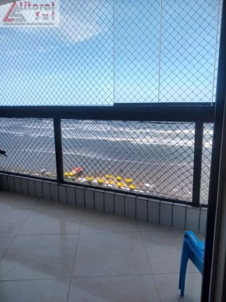 Imagem Oportunidade única! Apartamento de 3 quartos na Guilhermina, Praia Grande-SP, com 163m² e vaga de garagem. Venha conferir!