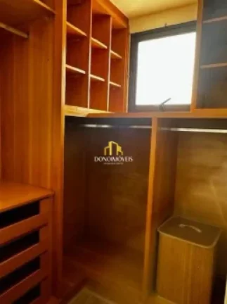 Imagem Apartamento confortável e moderno. Conta com 1 suíte ampla com armários e closet, espaço privati...
