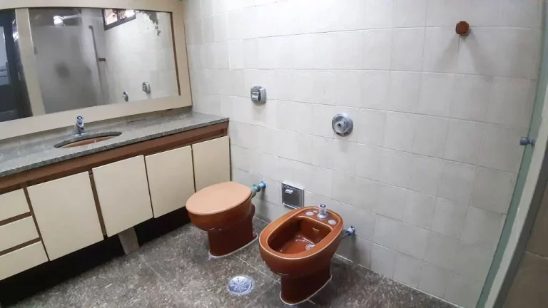 Imagem APARTAMENTO MOBILIADO, COM 190,00 M² DE ÁREA ÚTIL, 3 SUÍTES SENDO 1 MASTER E VAGA DE GARAGEM
