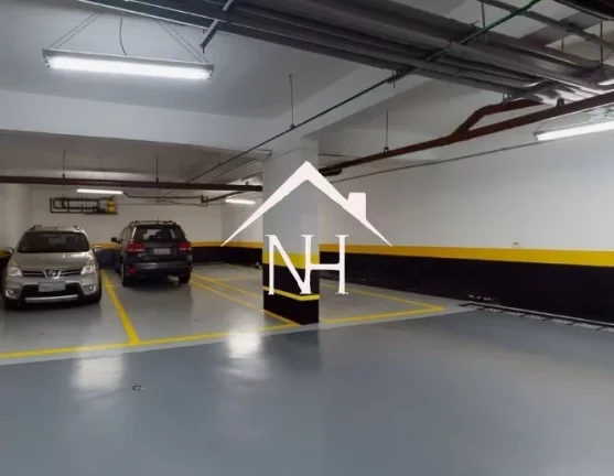 Imagem Lindo Apartamento com pé direito de 3,10m com 350m² sendo 3 suítes (1 master closet duplo e sala de banho ) e 5 vagas