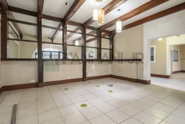 Imagem Imóvel comercial de alto padrão no Jardim Paulista: 5 salas, 6 banheiros, 3 vagas, 588m² - São Paulo-SP