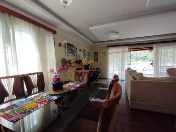 Imagem Casa para Venda em Teresópolis / RJ no bairro Ermitage