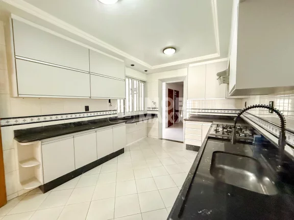 Imagem Casa para Alugar no Núcleo Bandeirante, 5 Quartos, 3 Suítes, 378m²