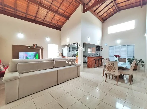 Imagem Casa em Condomínio a Venda no bairro Centro - Pardinho, SP