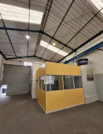 Imagem Excelente Galpão com 500mts², vão Livre e ponte rolante para Locação na Mooca - SP