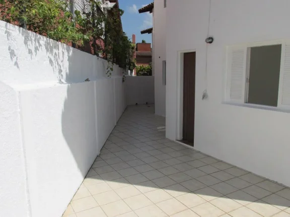 Imagem Casa no Res. Alpha 6 - 310m²