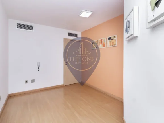 Imagem Conjunto Comercial à Venda em São Paulo-SP, Bairro Bosque da Saúde: 1 Sala, 1 Vaga, 40m² de Área