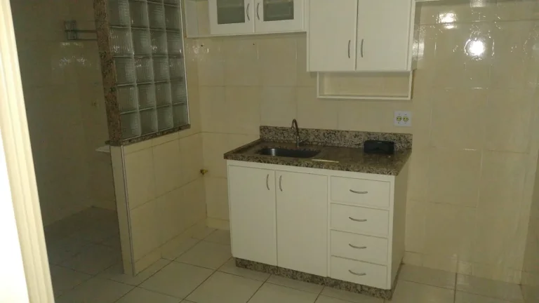 Imagem Ótimo apartamento na área central próximo ao Sesc, com 2 quartos sendo 1 com armário embutido, s...